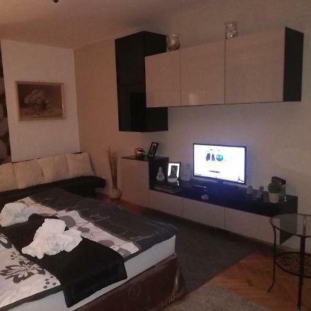 Heni Apartman Nagykanizsa Extérieur photo