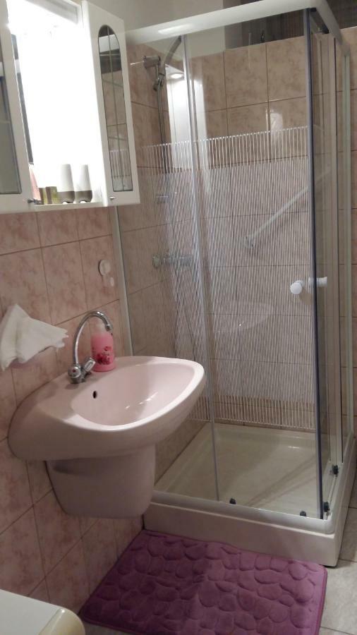 Heni Apartman Nagykanizsa Extérieur photo