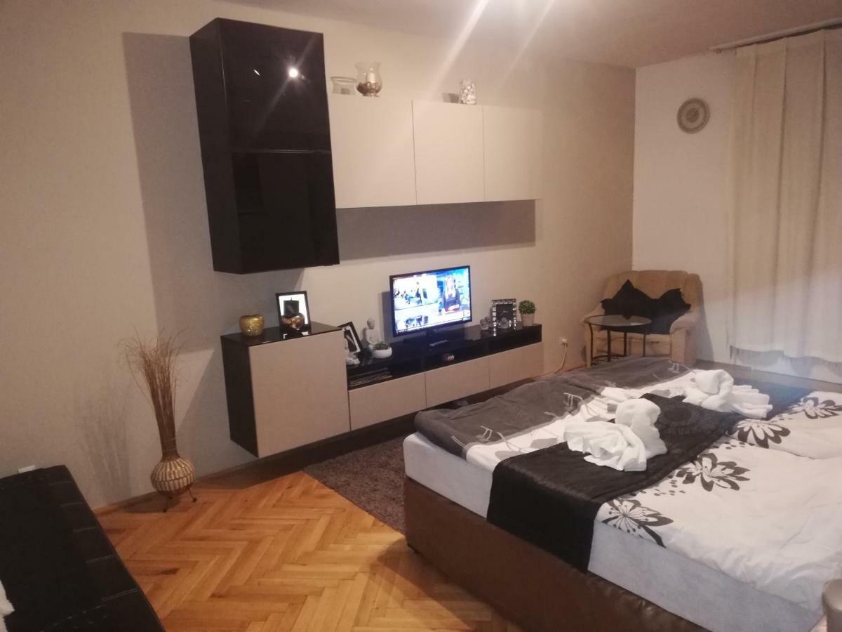 Heni Apartman Nagykanizsa Extérieur photo